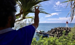 Samedi 13 avril - Sainte-Rose - Un bateau non identifié tente d'accoster dans le port