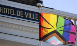 Saint-Denis : levée de drapeau arc-en-ciel pour le mois des visibilités [?]