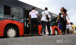 Contrôles des forces de l'ordre à la gare du Port