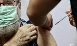 Covid-19 : le centre de vaccination nord inauguré à Saint-Denis