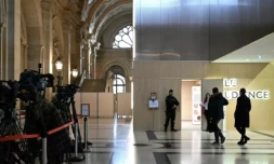 L'entrée de la salle d'audience à l'ouverture du procÚs des attentats de TrÚbes et Carcassonne, le 22 janvier 2024 à Paris ( AFP / Bertrand GUAY )