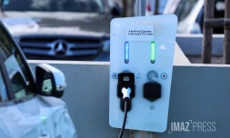 voiture électrique borne de recharge 