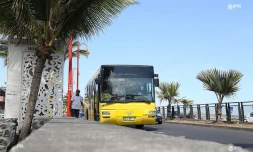 Car jaune 