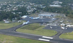 aéroport de dzaoudzi mayotte