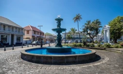  Saint-Benoît : La Fontaine de la Place Louis Brunet restaurée 