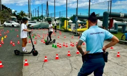 Trottinettes électriques : les gendarmes sensibilisent 140 jeunes sur les rÚgles