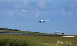 piste aéroport roland garros avion air austral 