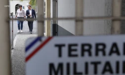 Didier Robert arriver à la caserne Vérines