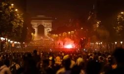 Après la victoire du Paris Saint-Germain contre Arsenal en finale de la Ligue des champions (jouée à Budapest), place du Trocadéro, à Paris, le 30 mai 2026. LOU BENOIST/AFP 