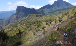 mafate plateau cerf , roche plate