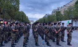 Défilé du 14 juillet : les militaires ultramarins s'entraînent sur les Champs-Elysées
