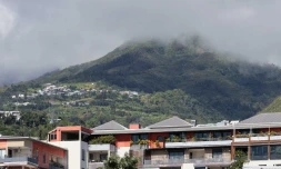 meteo temps nuageux  photo verticale 