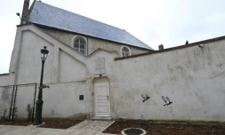 L'entrée d'une synagogue à Orléans, le 23 mars 2025 dans le Loiret ( AFP / JEAN-FRANCOIS MONIER )