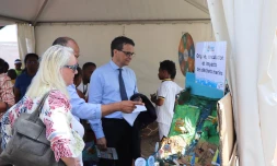 Jean-pierre chabriat visite le village Ecco Dom [
