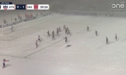 Canada : bicyclette, chasse-neige… la folle finale du championnat sous une tempête de neige