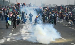 Heurts entre des agriculteurs indiens et les forces de police, le 26 janvier 2021 Ă New Delhi