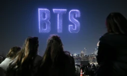 Spectacle de drones à Séoul le 20 mars 2026, à la veille du grand concert de retour du groupe de K-pop BTS