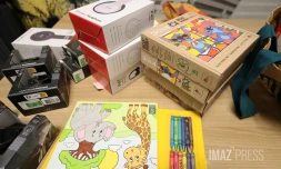 distribution de cadeaux au CHOR