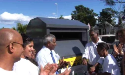 inauguration BAV pour les textiles usagés