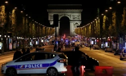La police sur les Champs-Elysées après un attentat, le 20 avril 2017 à Paris
