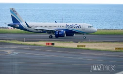 Aéroport Roland Garros atterrissage inaugural IndiGo