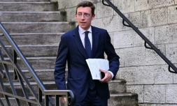 Le ministre de l'Education nationale, Edouard Geffray, arrive au lycée Arago à Paris le 25 août 2026 pour tenir une conférence de presse en vue de la rentrée scolaire 2026-2027