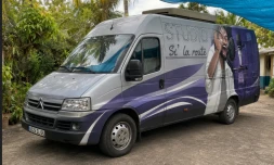"Studio Si la Route" : un fourgon mobile dédié à la création musicale traverse La Réunion