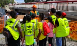 Saint-Denis : des élèves en balades autour du pont de La Providence 