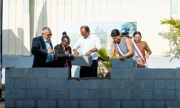 La Région : première pierre de la nouvelle cuisine centrale à La Possession