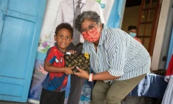 Action solidaire, don de cadeaux en enfants Portois