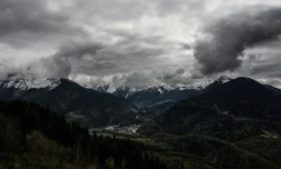 la vallée de l'Arve, l'une des plus polluées de France, à Passy, le 24 avril 2025 ( AFP / JEAN-PHILIPPE KSIAZEK )