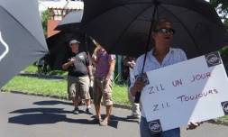 Manifestation des enseignants remplaçants devant le rectorat