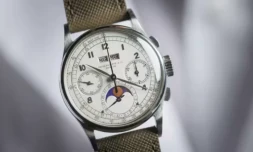 Une rare montre Patek Philippe référence 1518 en acier inoxydable, photographiée le 8 novembre 2025 à Genève (Suisse) ( AFP / Valentin Flauraud )