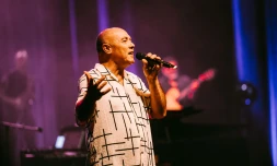 [Photos] Saint-Benoît : Dominique Barret à la salle Gramoun Lélé