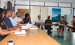 Réunion pour le maintien de classes