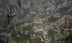 Route de Cilaos fermée vue du ciel