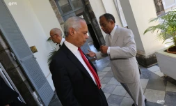 Victorin Lurel signe les premiers contrats