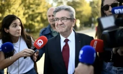 Le fondateur de la France insoumise Jean-Luc Mélenchon arrive à une conférence, le 11 octobre 2023 à Bordeaux (Gironde) ( AFP / Christophe ARCHAMBAULT )