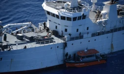 Manoeuvre maritime entre Le Malin et le Victory au large de Maurice