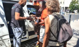 distribution de repas à saint-paul