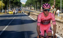 Le Britannique Simon Yates, vainqueur du Giro, le 1er juin 2025 à Rome