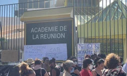 Des élèves privés de CAP manifestent devant le rectorat