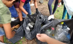 Ramassage des déchets association Scabe Piton Sainte-Rose