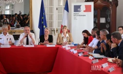 François Bayrou à la Réunion pour chido