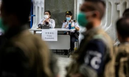 Des froces de sécurité devant le Consil législatif à Hong Kong, le 4 juin 2020