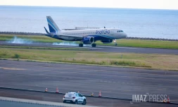 Aéroport Roland Garros atterrissage inaugural IndiGo