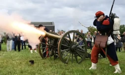 Reconstitution de la bataille de Gravelotte (Moselle), célÚbre épisode la guerre franco-prussienne de 1870, le 15 août 2023 ( AFP / Jean-Christophe Verhaegen )