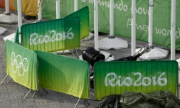 La caméra suspendue à un cùble qui s'est écrasée sur le sol blessant 3 personnes, dans le Parc olympique, le 15 août 2016