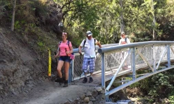 Une nouvelle passerelle pour les Mafatais et les coureurs du Grand Raid 