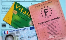 pièces identité , permis , carte vitale